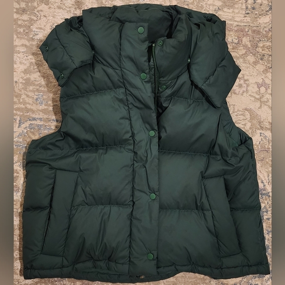 Lululemon Women's Green Puffer Vest Size 10 Exc Condition - Picture 3 of 4